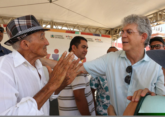 Ricardo inaugura a pavimentação dos acessos às praias do Conde e inspeciona obras de urbanização da orla de Jacumã