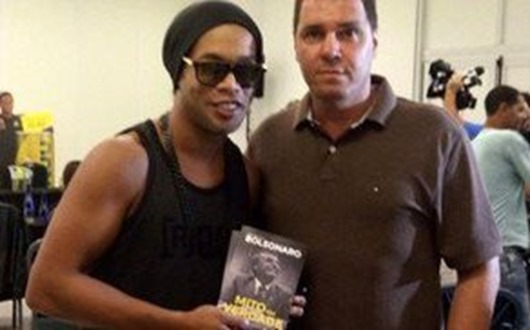 ronaldinho gaúcho_disputa-senado