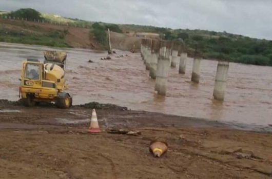 RC comemora cheia em afluente do Rio Paraíba e garante conclusão do Anel do Cariri em maio