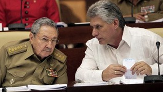 Raúl Castro_Miguel Diaz-Canel-Foto de Ismael Francisco