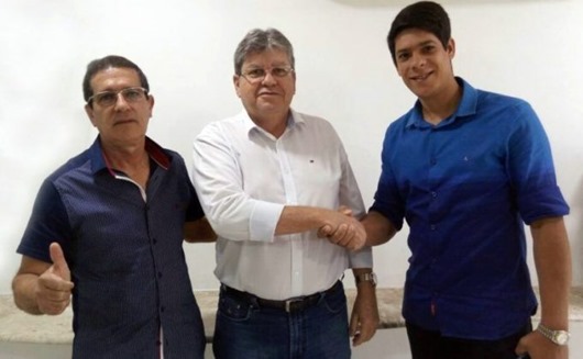 prefeito_adesão_João Azevêdo