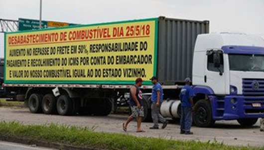 caminhoneiros_paralisação_Foto de Fernando Frazão-Agência Brasil