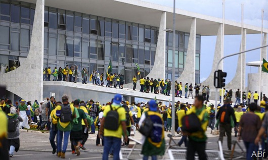 manifestacao_mcamgo_abr_