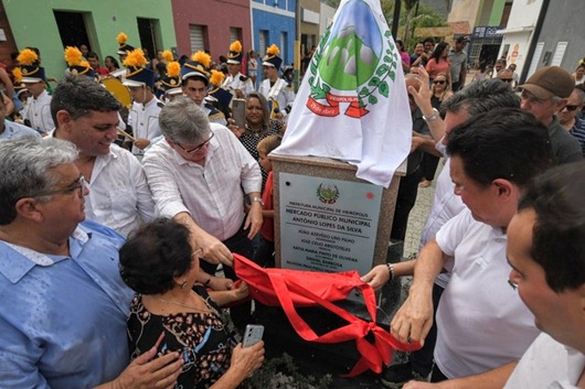 Azevêdo_entrega_obras