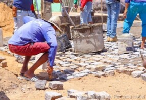 Prefeitura de Princesa Isabel conclui calçamento de mais uma rua no bairro Maia